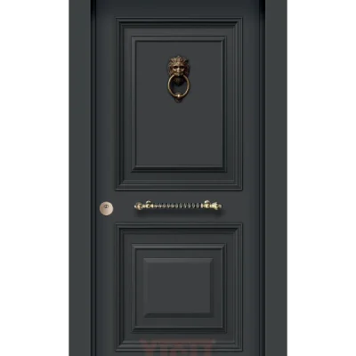 Klasik koyu renkli çelik kapı, aslan başlı tokmak ve dekoratif detaylar