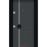 Koyu gri yüzeyli, dikey açık gri şeritli modern çelik kapı. Minimalist tasarım ve güvenlik özelliklerini birleştirir.